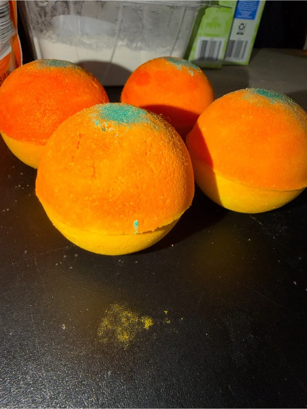Mango bathbomb